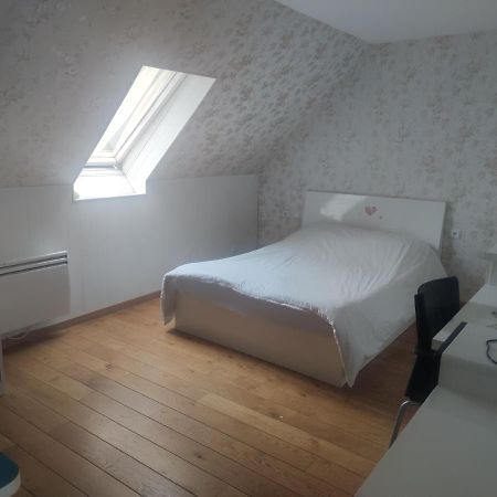 Chambre Privee A Bobigny -Salle De Bain Et Toilettes Sont Commune, -Pas De Cuisine Exterior photo